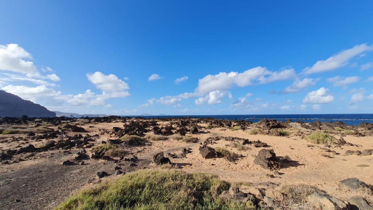 Cliff View Orzola Apartment Екстериор снимка