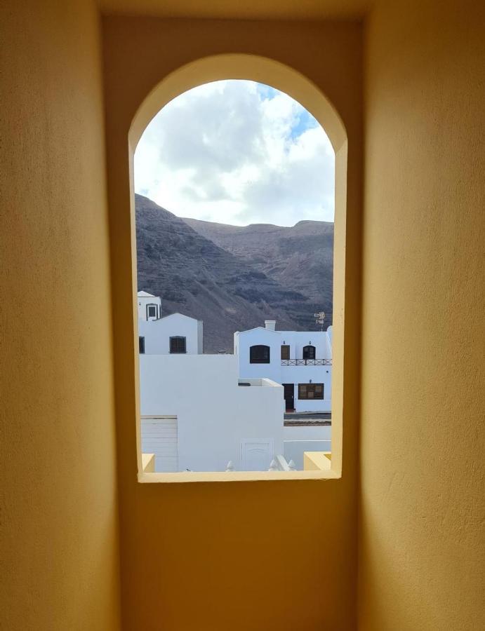 Cliff View Orzola Apartment Екстериор снимка