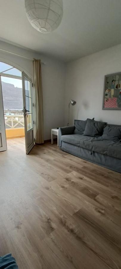 Cliff View Orzola Apartment Екстериор снимка